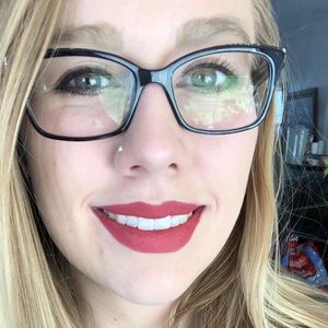 Meet your Posher, Brooke